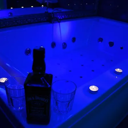 Business Jacuzzi Apartment *