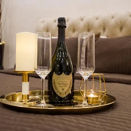 Business Jacuzzi Apartment *